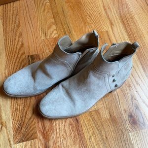 These boots are sooo comfortable!